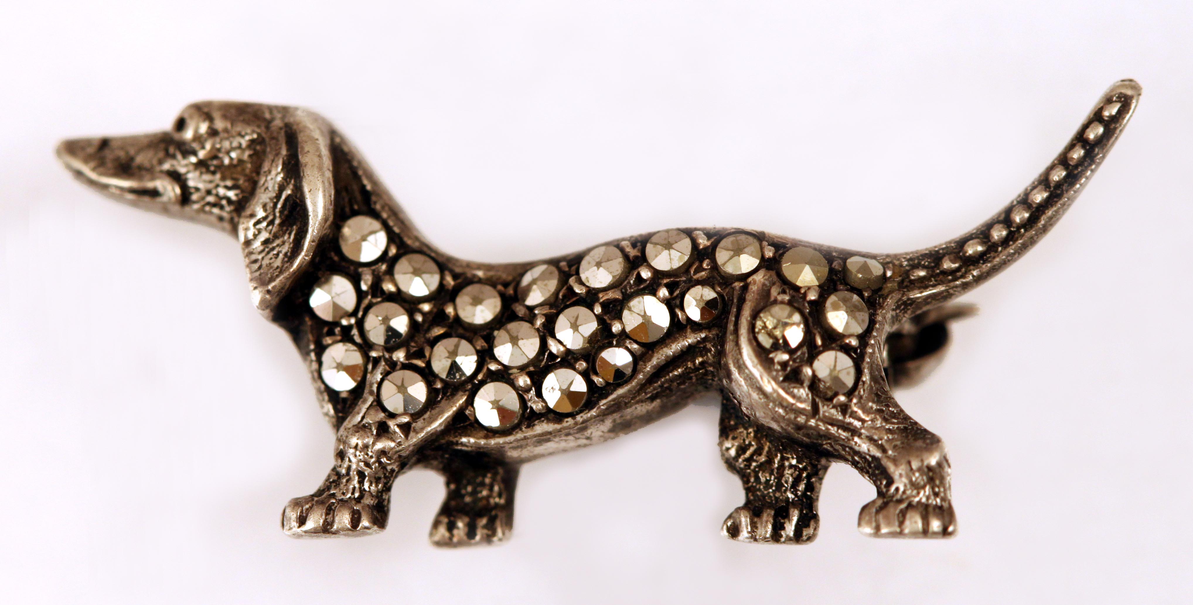 Click to see full size: Dachshund Brooch