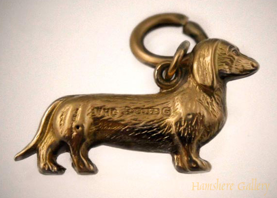 Click to see full size: Dachshund Gold Pendant