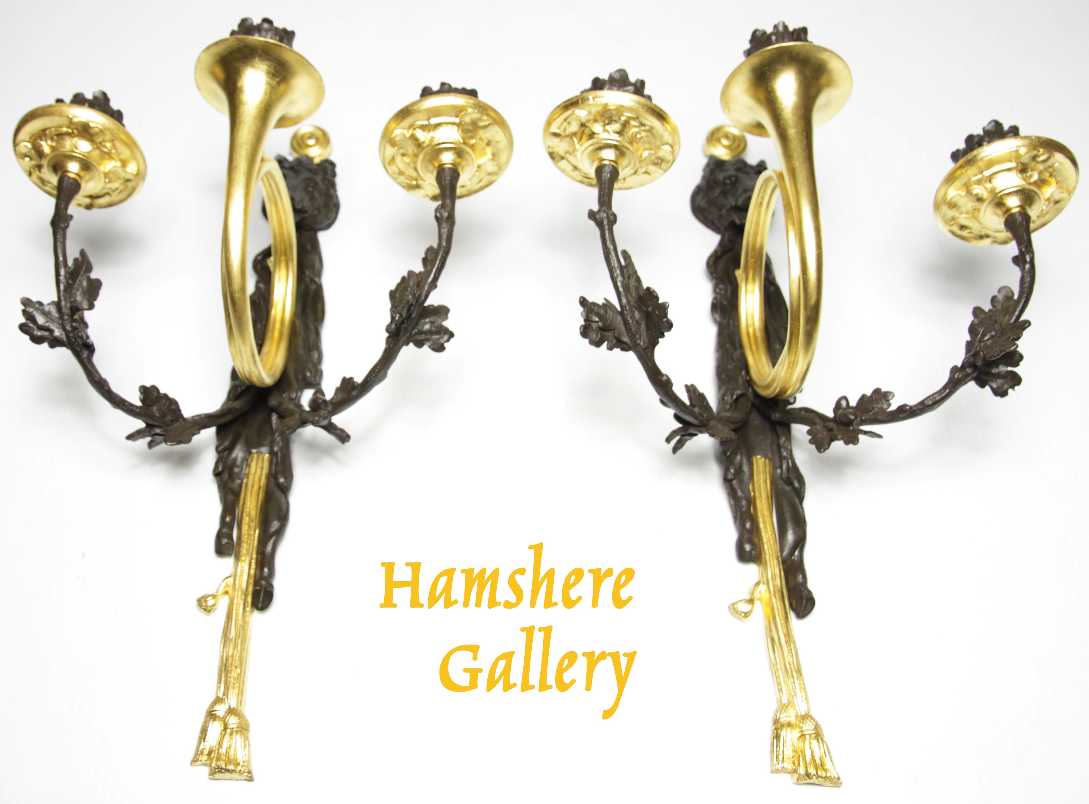 Click to see full size: 19th century, French bronze doré hunting / ‘chasse’ boar French horn wall sconces ‘appliques’